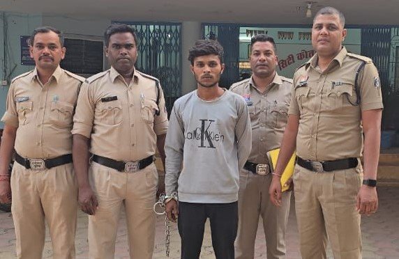 Gariaband Crime News : युवती को बदनाम करने की नियत से इंस्टाग्राम पर अश्लील वीडियो शेयर करने वाला आरोपी गिरफ्तार
