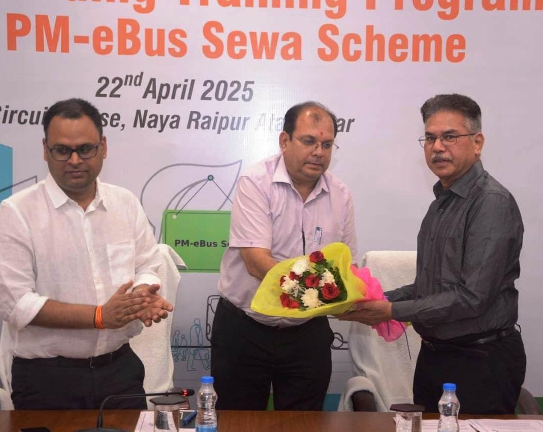 CG E Bus : सड़कों पर 240 ई-बस उतारने तैयारियां तेज, तकनीकी तैयारियों और क्षमता विकास के लिए प्रशिक्षण संपन्न