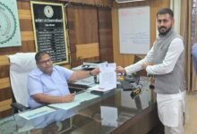 Gariyaband News : जिला पंचायत सदस्य इंद्रजीत महाडिक ने उठाई जल संकट की गंभीर समस्या, एनीकट के द्वार खोलने की मांग