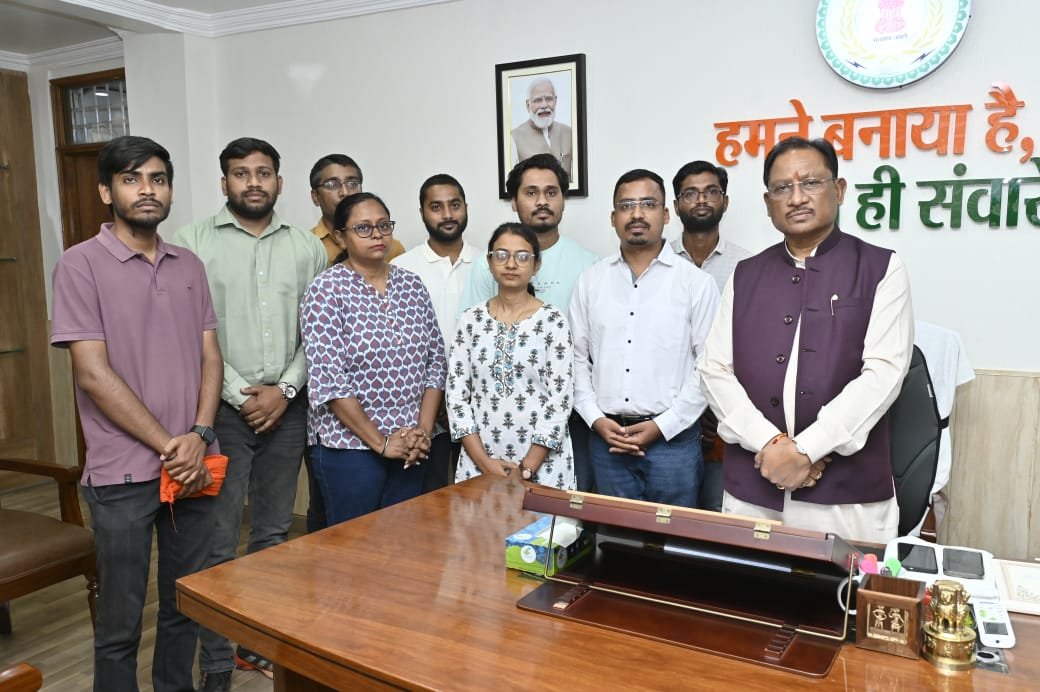 बीएड प्रशिक्षित बर्खास्त सहायक शिक्षकों का आंदोलन समाप्त, सीएम साय से मुलाकात के बाद की घोषणा