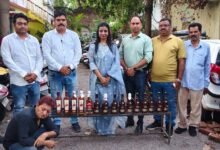 रायपुर@ किराना दुकान में आबकारी का छापा, मध्यप्रदेश प्रान्त के कई ब्रांडों के शराब के साथ आरोपी गिरफ्तार, 11.25 लीटर विदेशी मदिरा जप्त