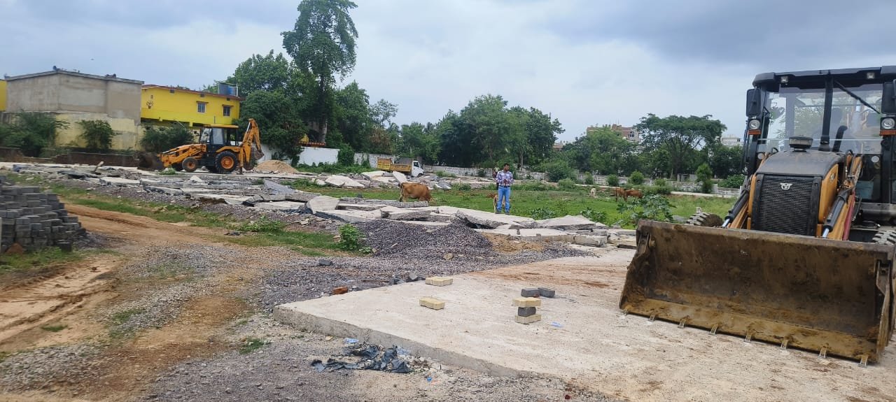 रायपुर : 2 एकड़ निजी भूमि पर की जा रही अवैध प्लाटिंग पर निगम ने लगाई रोक