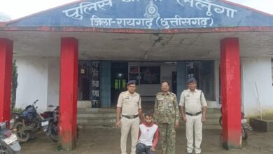 CG Crime : बेटी से छेड़छाड़ का विरोध करने पर मां की कुल्हाड़ी से निर्मम हत्या, आरोपी गिरफ्तार