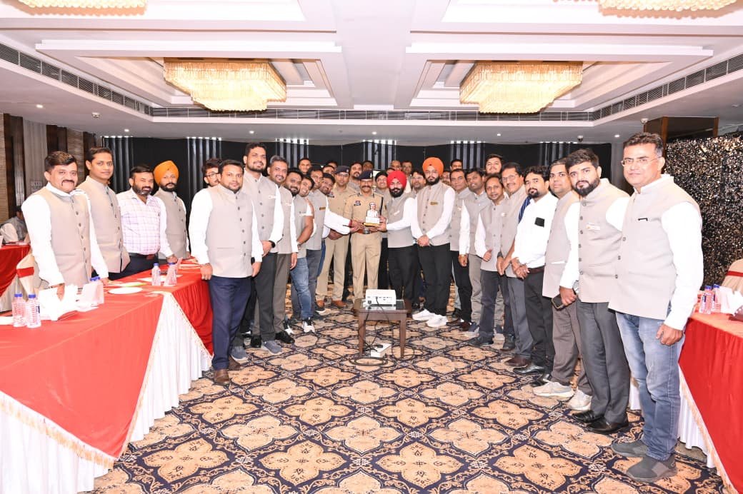 युवा कैट बिज़नेस मीट उत्साह के साथ संपन्न , एसएसपी लाल उमेद सिंह और एएसपी प्रशांत शुक्ला की गरिमामयी उपस्थिति रही