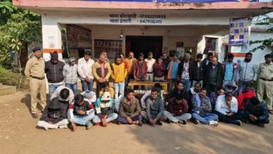  CG Crime : जुए का बड़ा फड़ पकड़ाया, 39 आरोपी दबोचे गए, 9 लाख रुपए से अधिक नगद  और  43 नग मोबाइल ज़ब्त