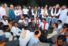 किसानों की शिकायत पर मौके पर ही पटवारी को किया गया निलंबित