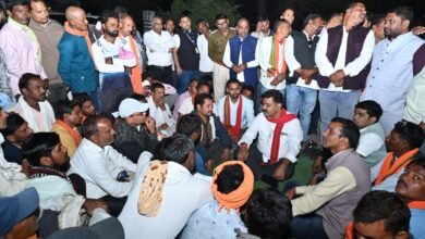 किसानों की शिकायत पर मौके पर ही पटवारी को किया गया निलंबित