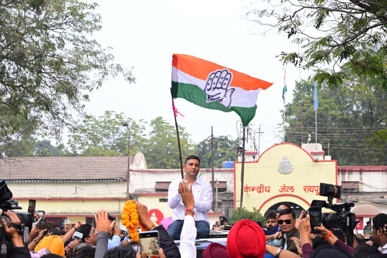 शराब घोटाला मामला : चैतन्य बघेल को हाईकोर्ट से जमानत, जेल से रिहा