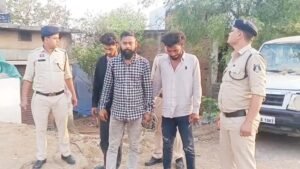 ढाबे में शराब बिक्री मामले में बड़ी सफलता : ग्रामीणों से मारपीट करने वाला फरार कांग्रेस नेता भागवत थवाईत गिरफ्तार