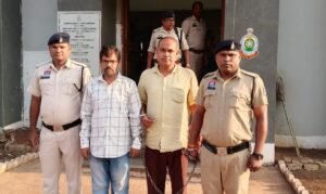 Raipur Crime : मंत्रालय के नाम पर फर्जी नियुक्ति का खेल: 34 लोगों से 1.5 करोड़ ठगने वाले सरकारी शिक्षक और क्लर्क गिरफ्तार