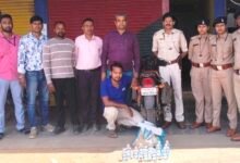 रायपुर : दोपहिया वाहन से अवैध शराब जब्त