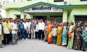बारनवापारा अभ्यारण्य के ग्रामीणों ने हाथी से सुरक्षा और विस्थापन की उठाई मांग