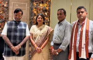 छत्तीसगढ़ बाल अधिकार संरक्षण आयोग की अध्यक्ष डॉ. वर्णिका शर्मा ने “जोहार जगन्नाथ” में की महाआरती, “मिस रायपुर सीजन-2” के पोस्टर का किया विमोचन