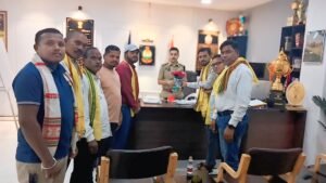 सर्व आदिवासी समाज के जिला प्रतिनिधिमंडल ने जिला पुलिस अधीक्षक गौरव राय से की सौजन्य भेंट