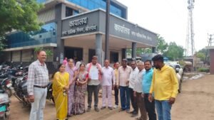 सामाजिक भवन के लिए जमीन आवंटन में देरी पर फूटा साहू समाज का गुस्सा, बेदराम साहू ने महापौर को सौंपा ज्ञापन