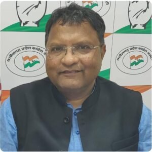 बलौदाबाजार जिले में स्थित सीमेंट कंपनियों द्वारा स्थानीय निवासियों को नौकरी न देकर बाहरी लोगो को काम में रखा जा रहा है शैलेश नितिन त्रिवेदी