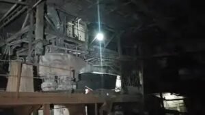 उरला की फैक्ट्री दुर्घटना के बाद सख्त कार्रवाई, मृतक श्रमिकों के कंपनी प्रबंधन द्वारा परिजनों को 30-30 लाख रुपये का मुआवजा देने पर सहमति
