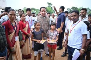 गढ़फुलझर सरस्वती शिशु मंदिर में संकुल स्तरीय खेल महोत्सव आयोजित, मुख्य अतिथि के रूप में शामिल हुए बसना विधायक डॉ. संपत अग्रवाल