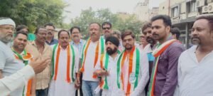 दुर्गा नगर में घर-घर पहुंचकर स्मार्ट मीटर बदलने एवं पुराने मीटर पुनः स्थापित करने हेतु फार्म वितरण अभियान