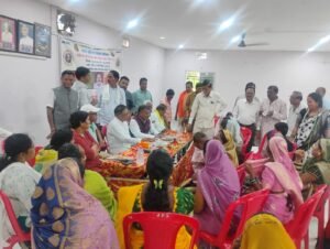 यादव समाज का सावन झूला एवं सिलाई प्रशिक्षण सम्पन्न हुई