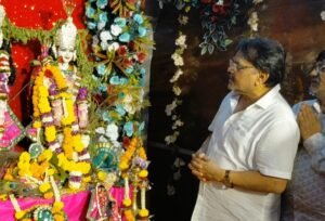 कृष्ण कृपा से महकी रायपुर नगरी: नर्मदा पारा मंदिर में जन्माष्टमी की धूम, भक्ति और सेवा का दिखा अद्भुत संगम