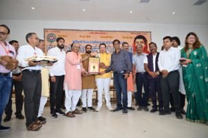 महासमुंद में प्रांत स्तरीय महिला शिक्षक सम्मेलन: विधायक डॉ. संपत अग्रवाल ने शिक्षकों को किया सम्मानित,कहा-शिक्षक ही गढ़ते हैं देश का भविष्य