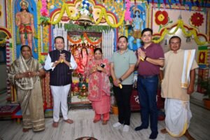 शारदीय नवरात्रि की भक्ति में सराबोर हुआ बसना: विधायक डॉ. संपत अग्रवाल ने सपरिवार की मां जगदंबा की महाआरती, क्षेत्र की सुख-समृद्धि की मांगी मन्नत