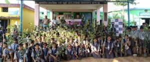 अदाणी फाउंडेशन ने चलाया हरियर स्कूल अभियान: 4,087 लोगों को पौधों का वितरण कर कराया रोपण